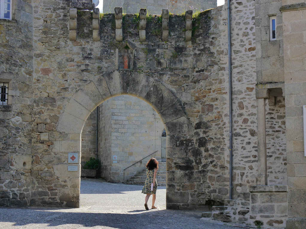 Loin de la foule - Village de Corrèze, la Porte Margot