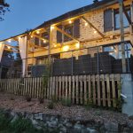 La terrasse du pigeonnier de nuit