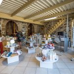 Boutique-Office-de-Tourisme-de-Tulle-©OT-Tulle-en-Correze-10-1400×933