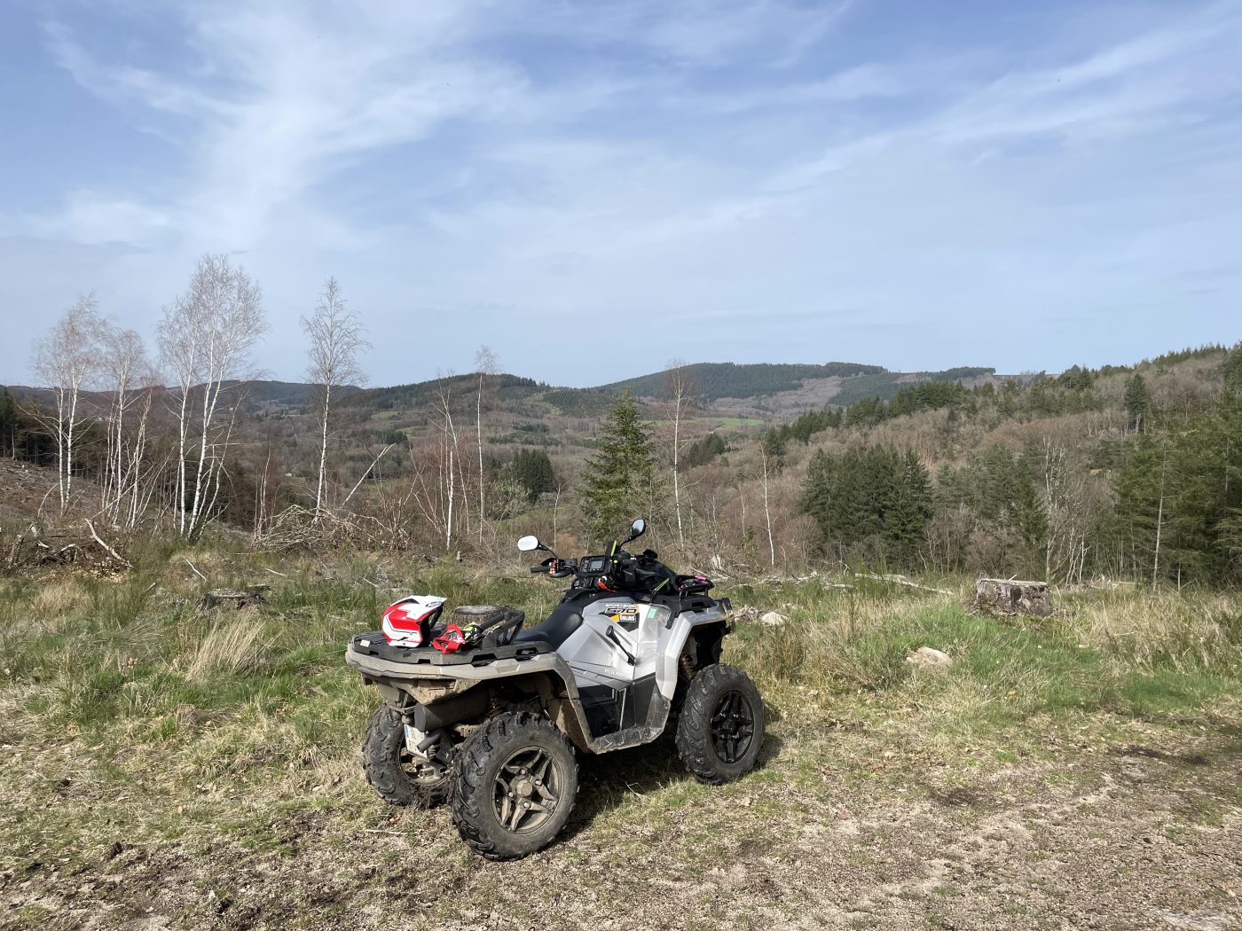 Nous proposons aussi la création et l’encadrement de randonnées en quad.