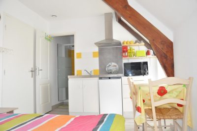 LocationStudioJaune-LouPeDeGril-Curemonte_kitchenette_1