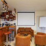 Bar avec vidéo projecteur